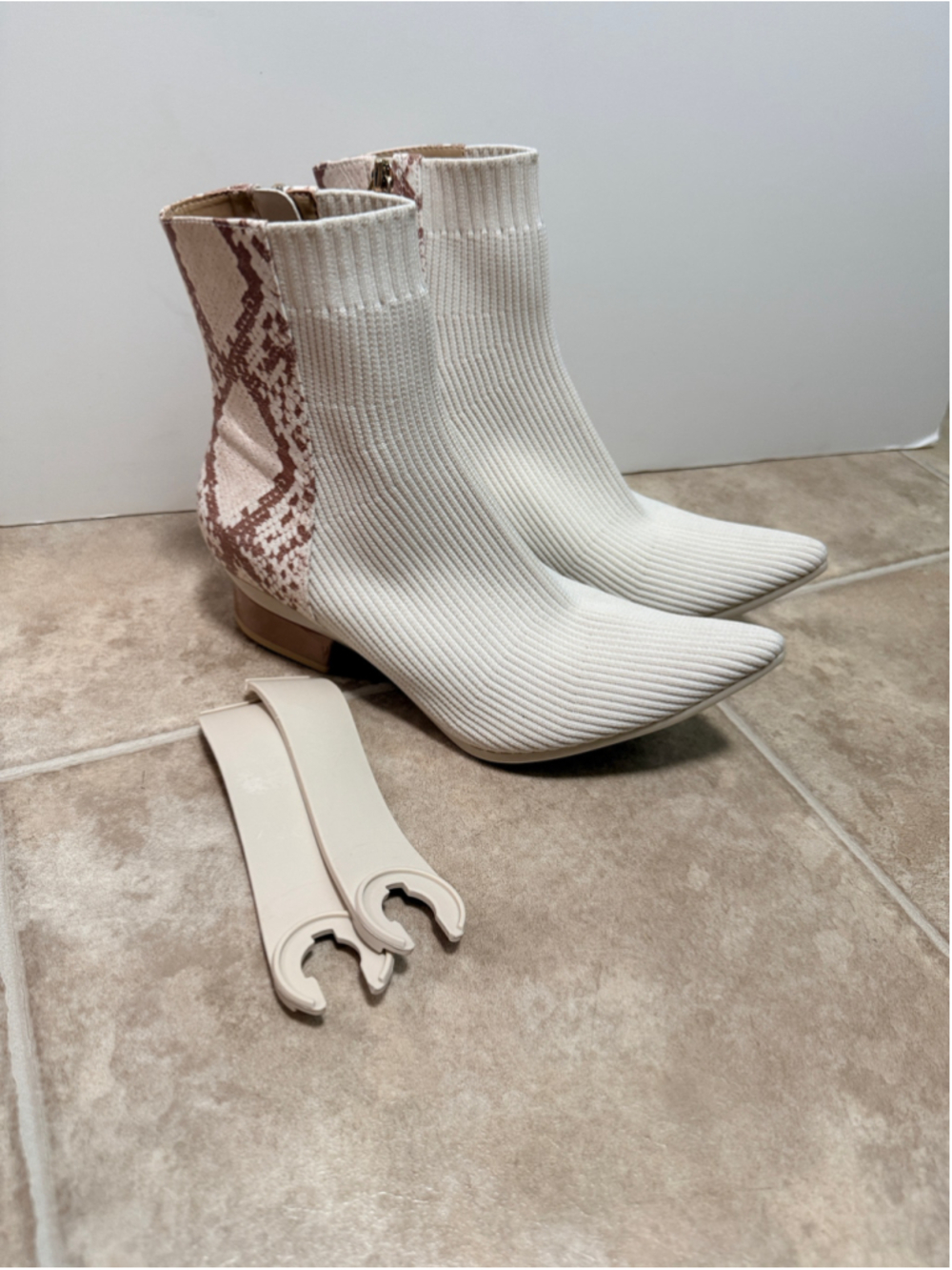 Size 7.5 Pashion Footwear Convertible Heels Ivory Snakeskin Knit Booties Flats